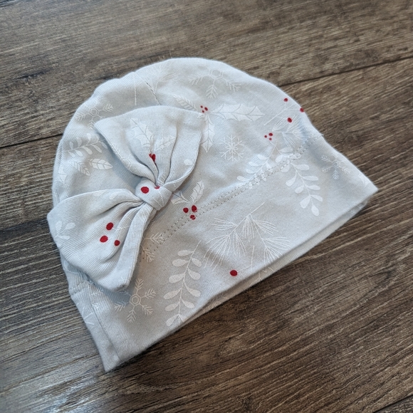 Cloud Island 0-3 Month Baby Girl Christmas Pajamas Romper with Ruffle Butt Hat - Picture 4 of 4